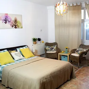 Apartament Collosal, Bucureşti